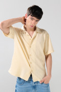 Camisa cuello resort kaki clara con manga corta