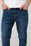 Jean tiro bajo straight leg azul oscuro con bota recta