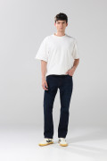 Jean tiro bajo azul intenso straight leg con bota recta