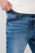 Bermuda slim tiro bajo de jean azul medio con bolsillos