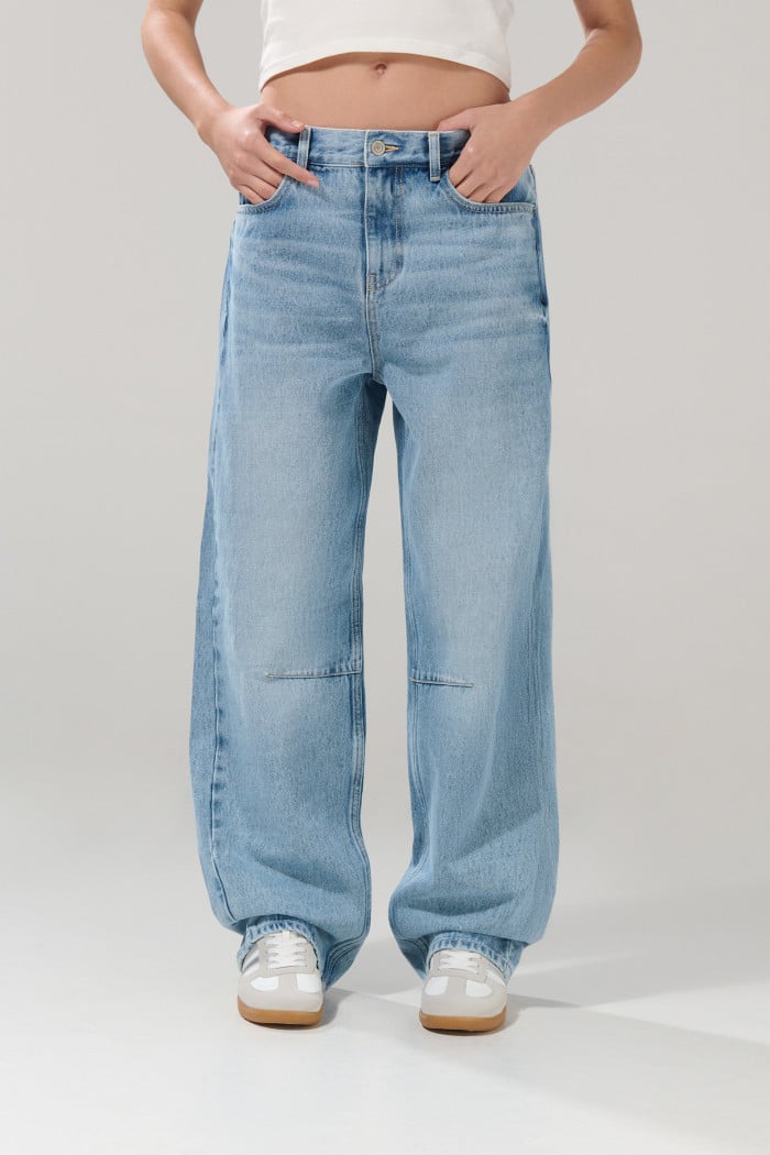 Jean bota ancha baggy tiro medio azul claro con bolsillos
