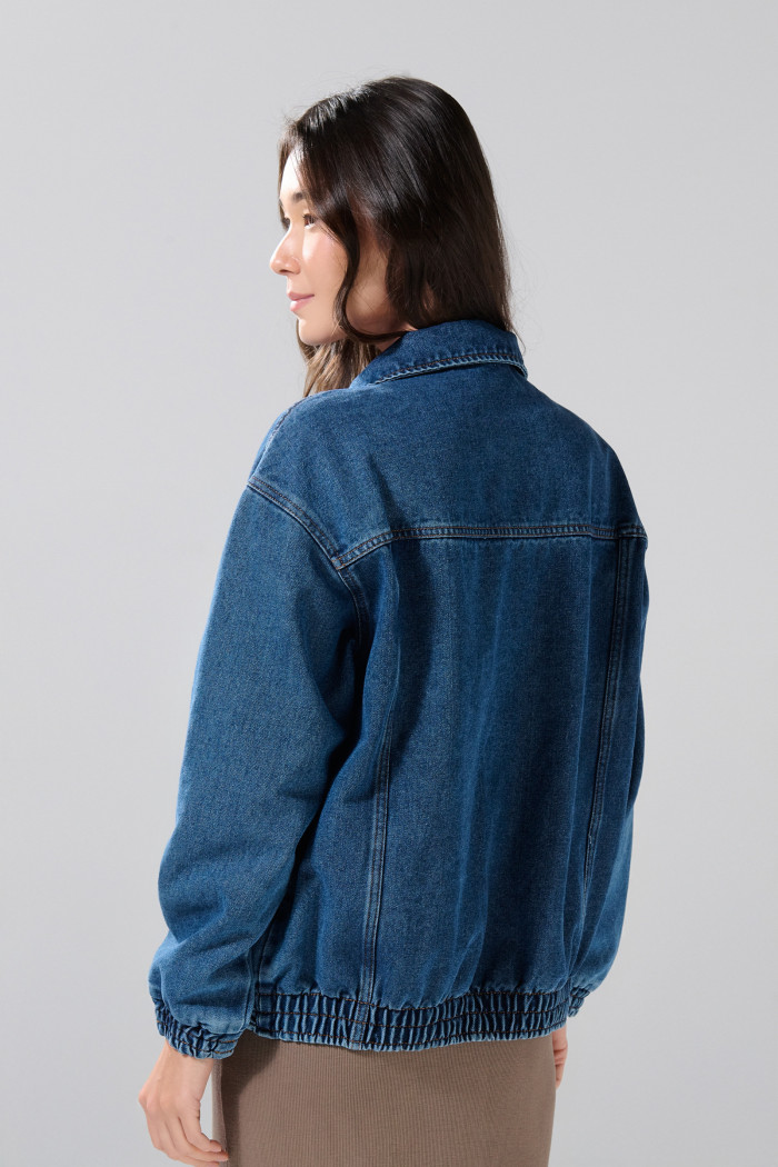 Chaqueta oversize azul medio de jean con cremallera