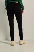 Jean negro tipo jegging ajustado con tiro alto y bolsillos