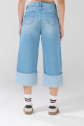 Jean culotte azul claro tiro alto con bota ancha