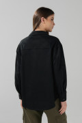 Blusa unicolor oversize manga larga en tela suede
