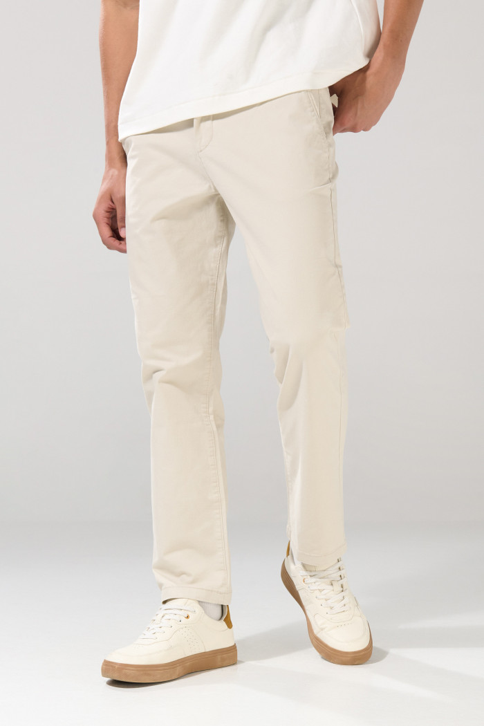 Pantalón tiro medio straight leg unicolor de dril