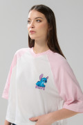 Camiseta crema oversize crop top cuello V de Lilo y Stitch

