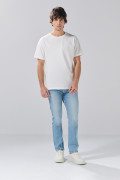 Jean azul claro straight leg infaltables con bota recta
