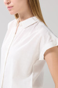 Blusa manga corta unicolor con botones y hombro rodado