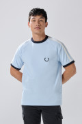 Camiseta manga ranglan azul college con contrastes