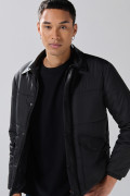 Chaqueta acolchada bomber unicolor con bolsillos y cremallera
