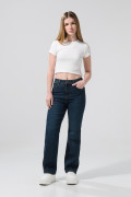 Jean tiro alto straight leg azul con bolsillos y bota recta