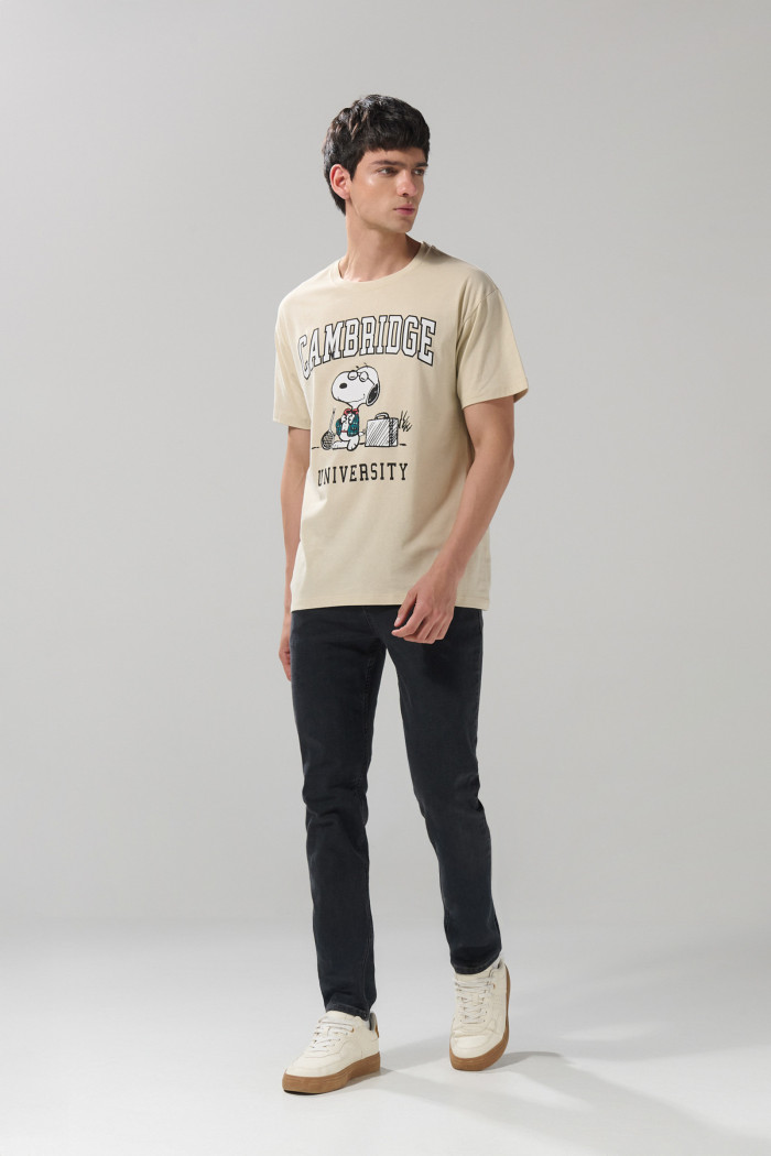 Camiseta kaki clara de Snoopy & Cambridge manga corta