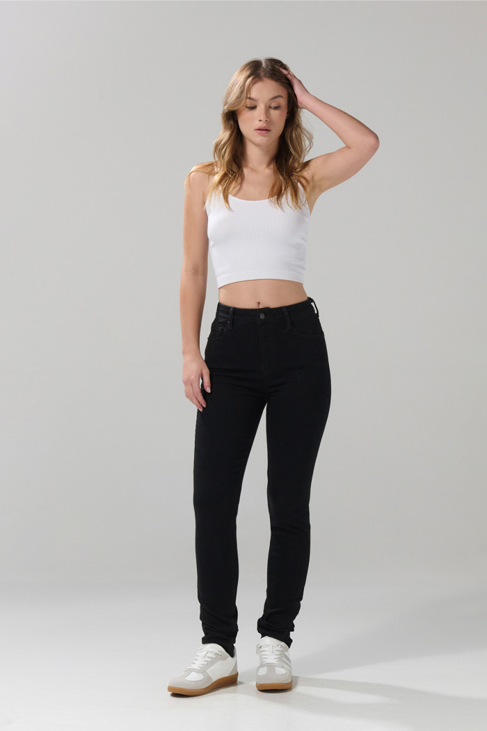 Jean jegging negro ceñido con bolsillos y súper tiro alto