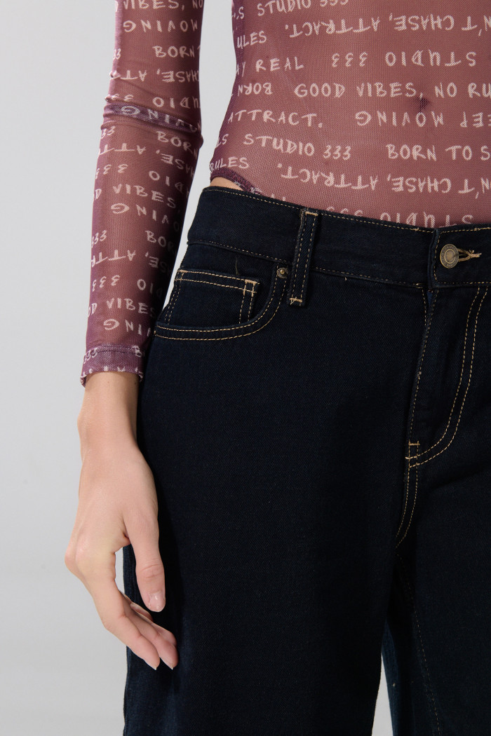 Short tiro medio de jean azul intenso con cremallera