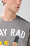 Camiseta gris intensa manga corta con arte de Hey Arnold
