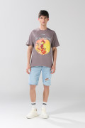 Camiseta cuello redondo gris medio con arte del Rey León