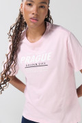 Camiseta en algodón college rosada con manga corta
