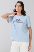 Camiseta en algodón college azul clara con manga corta
