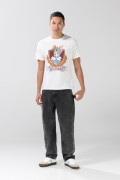Camiseta manga corta crema con arte de Tom y Jerry