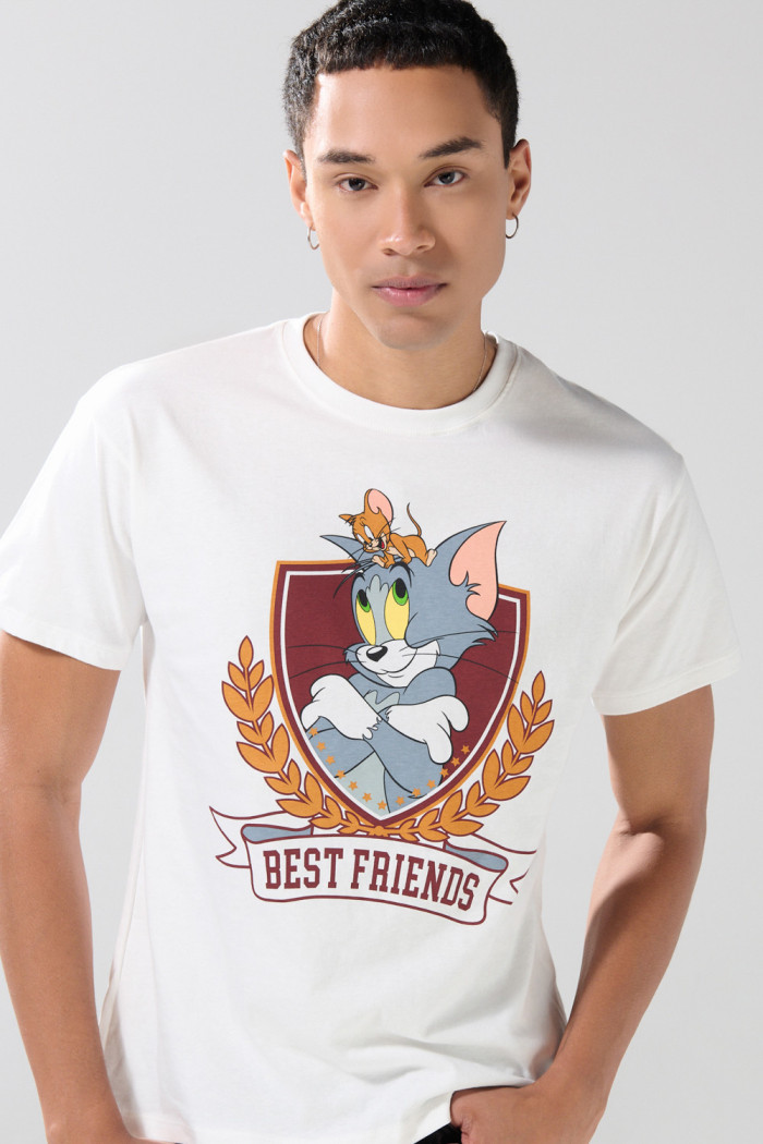 Camiseta manga corta crema con arte de Tom y Jerry