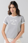Camiseta gris medio manga corta college con contrastes