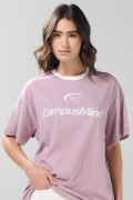 Camiseta oversize lila manga corta con diseño college