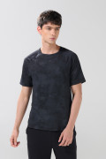 Camiseta manga ranglan corta negra con estampados