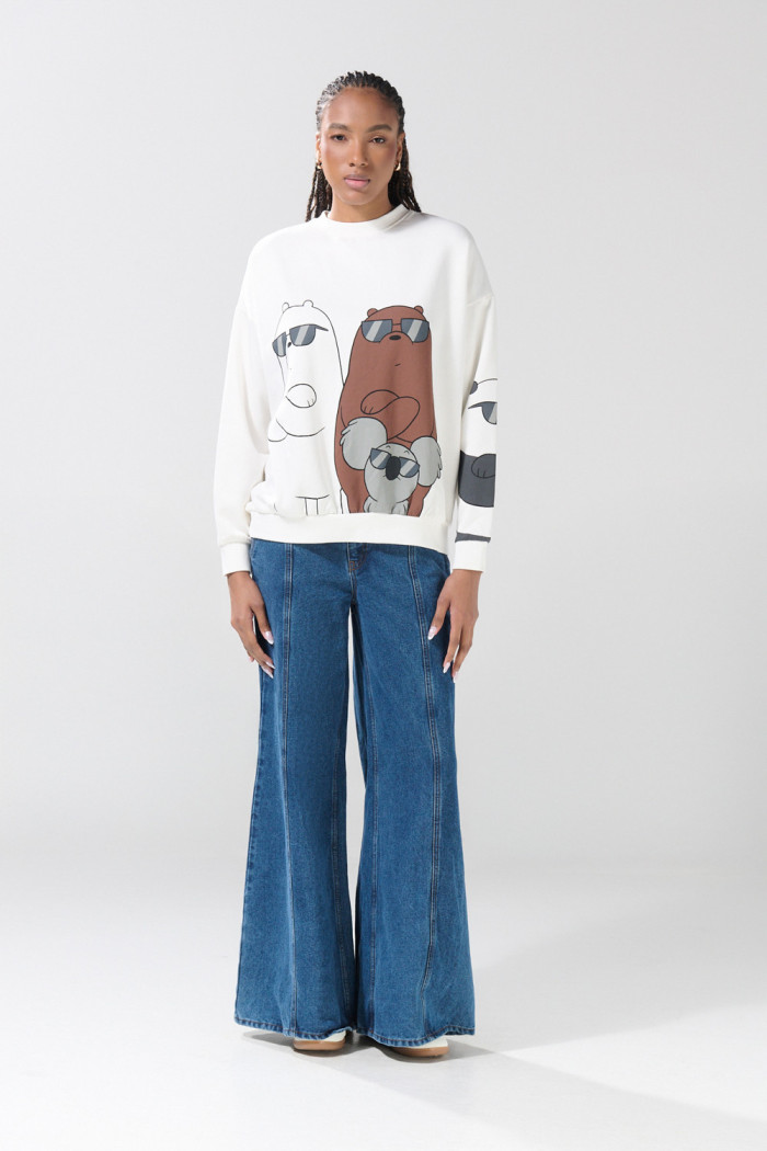 Buzo oversize crema de Osos Escandalosos cuello redondo