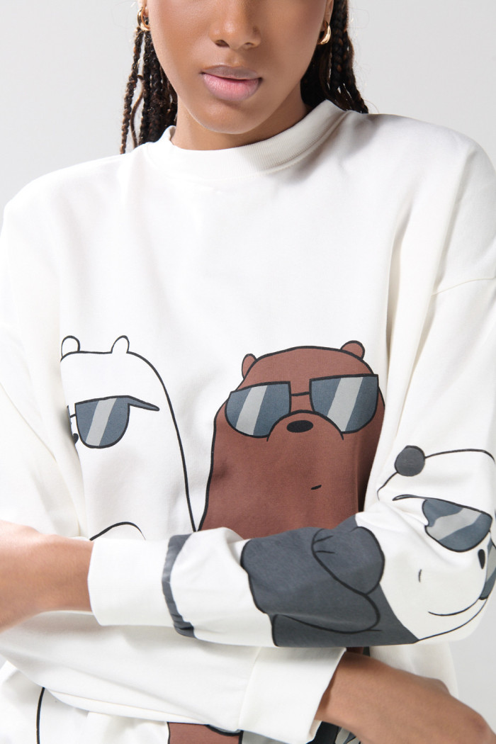 Buzo oversize crema de Osos Escandalosos cuello redondo