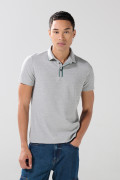 Camiseta polo gris medio con botones y manga corta