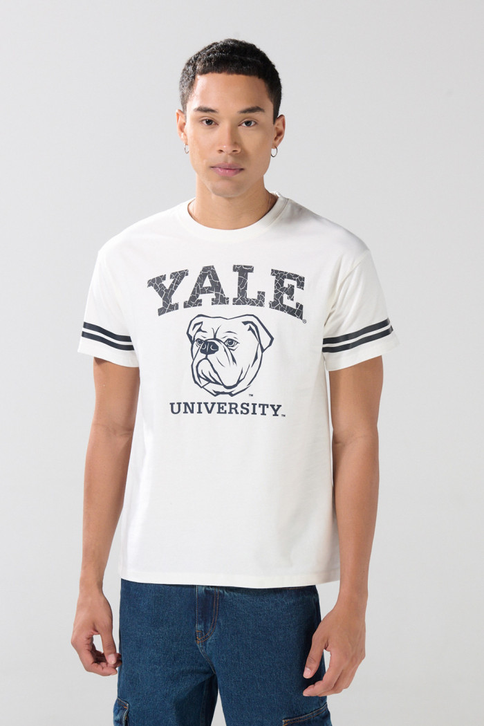 Camiseta cuello redondo crema con diseños de Yale