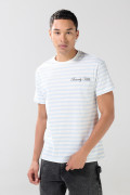 Camiseta manga corta crema a rayas con diseño college