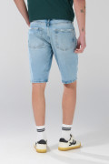 Bermuda slim de jean azul clara tiro bajo con desgastes