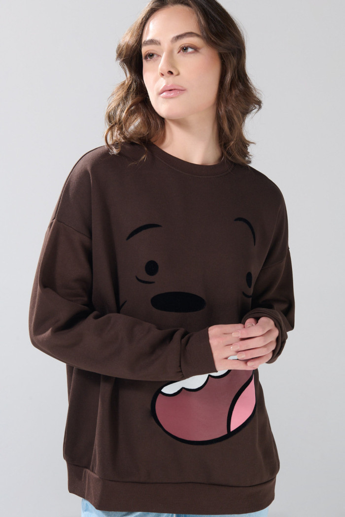 Buzo oversize café cuello redondo de Osos Escandalosos