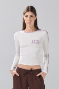 Camiseta manga larga crema clara con diseños college