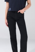 Jean straight leg negro infaltables bota recta con tiro alto
