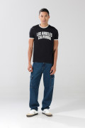 Camiseta cuello redondo negra college con contrastes