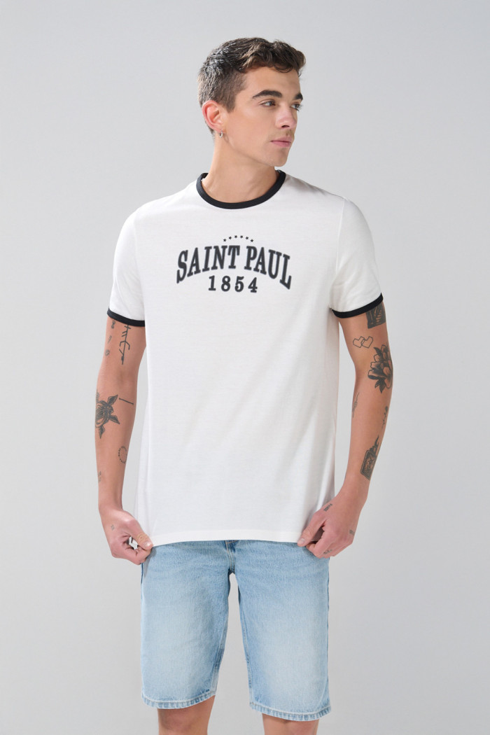Camiseta cuello redondo crema clara con contrastes college