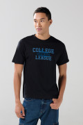 Camiseta college negra cuello redondo con manga corta