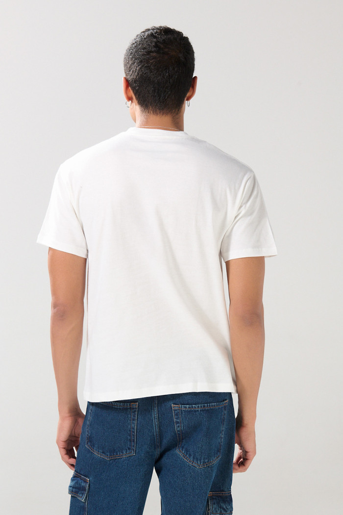Camiseta college hombro rodado crema con manga corta
