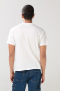 Camiseta college hombro rodado crema con manga corta