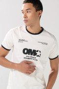 Camiseta college con contrastes crema y manga corta