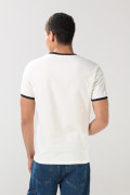 Camiseta college con contrastes crema y manga corta