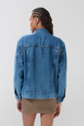 Chaqueta oversize de jean azul medio con bolsillos