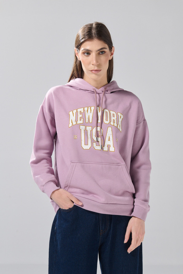 Buzo oversize lila medio con capota y arte college