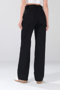 Jean infaltables 90´S negro con tiro alto y bota recta
