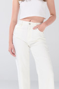 Jean crema claro 90´S infaltables bota recta con tiro alto
