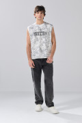 Camiseta oversize crema tie dye manga sisa con arte celestial