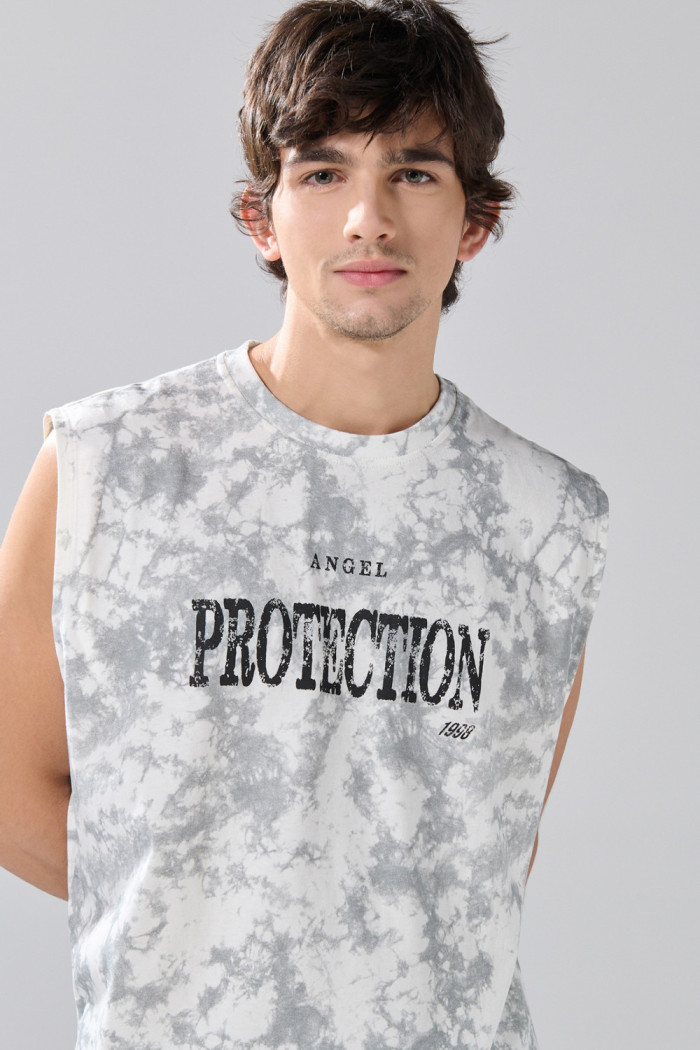 Camiseta oversize crema tie dye manga sisa con arte celestial